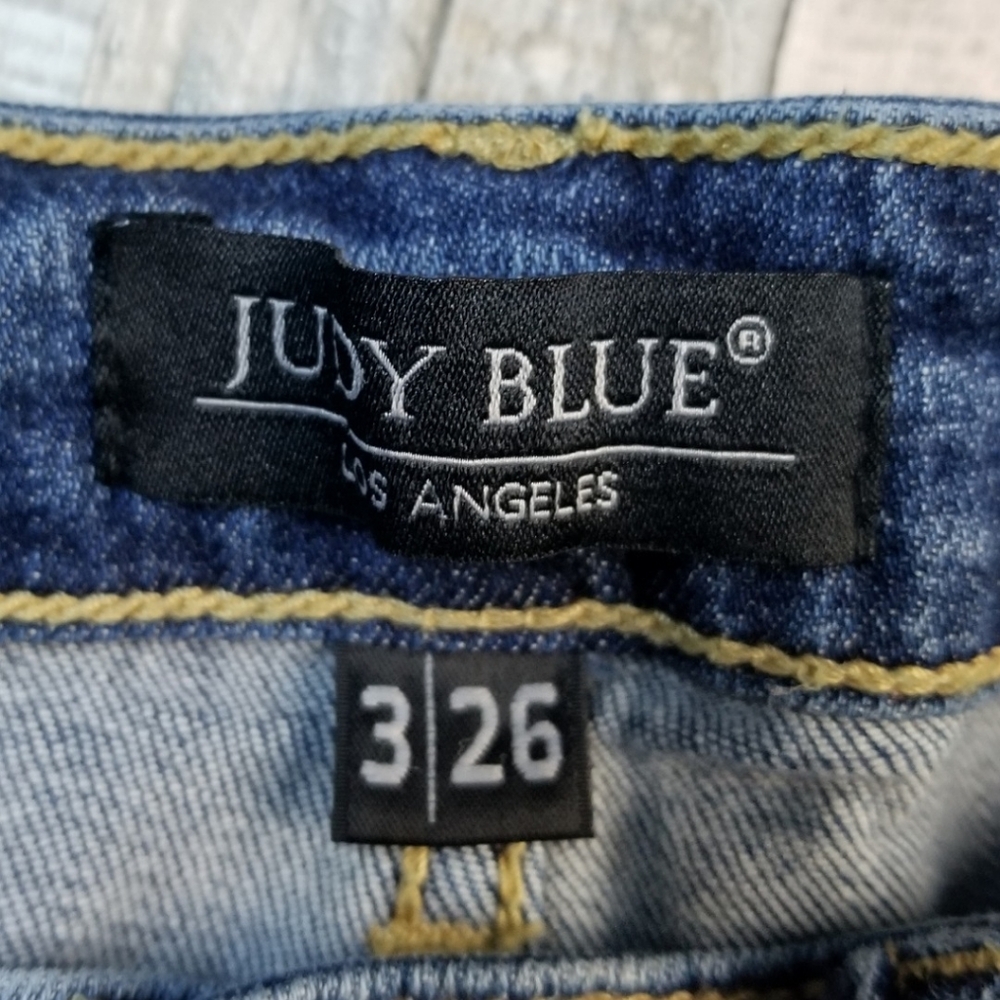 Judy Blue Boyfriend Fit Jeans - Picture 8 of 10